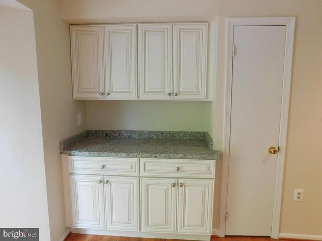 1725 GLASTONBERRY RD, Rockville, MD 20854