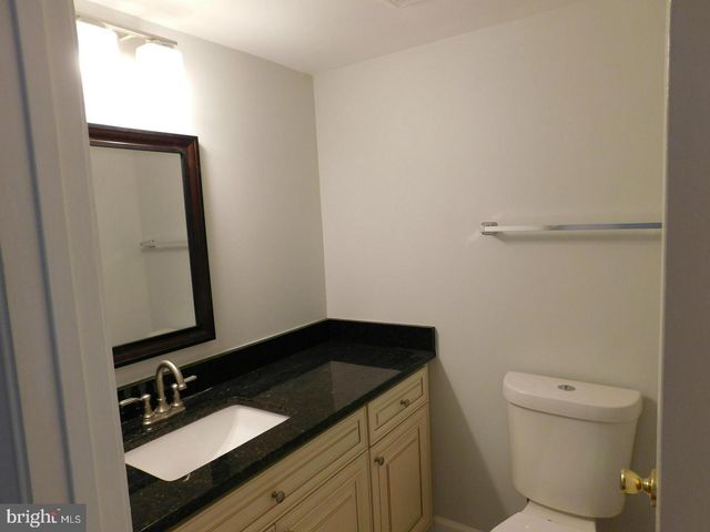 1725 GLASTONBERRY RD, Rockville, MD 20854