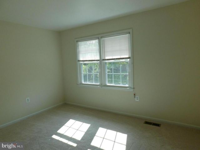1725 GLASTONBERRY RD, Rockville, MD 20854