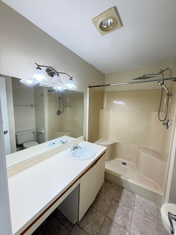 8228 SE Croft Circle J-8, Hobe Sound, FL 33455