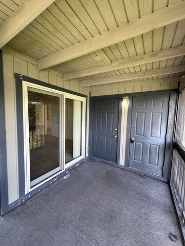 8228 SE Croft Circle J-8, Hobe Sound, FL 33455