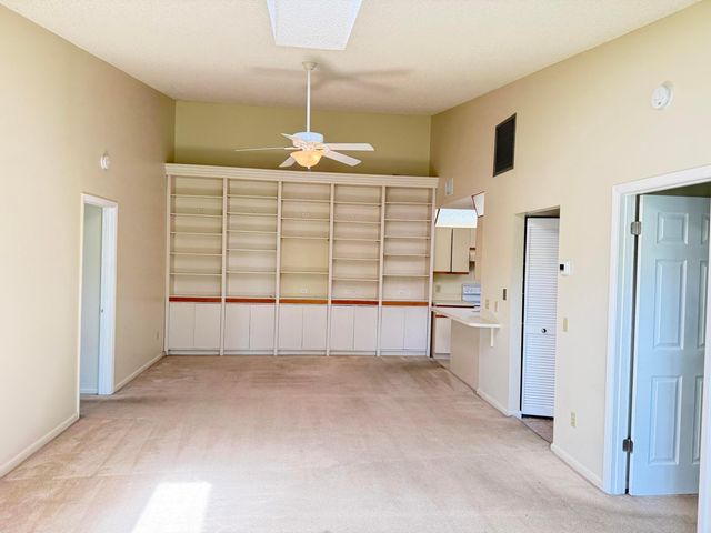 8228 SE Croft Circle J-8, Hobe Sound, FL 33455