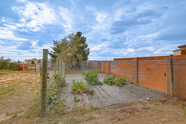 10421 OAKLAND Avenue NE, Albuquerque, NM 87122