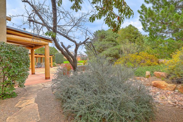 10421 OAKLAND Avenue NE, Albuquerque, NM 87122