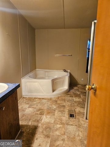 392 Beulah Church, Glenwood, GA 30428