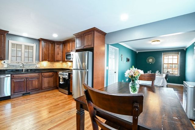 46 Lilac Ave, Somerset, MA 02726