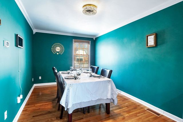 46 Lilac Ave, Somerset, MA 02726