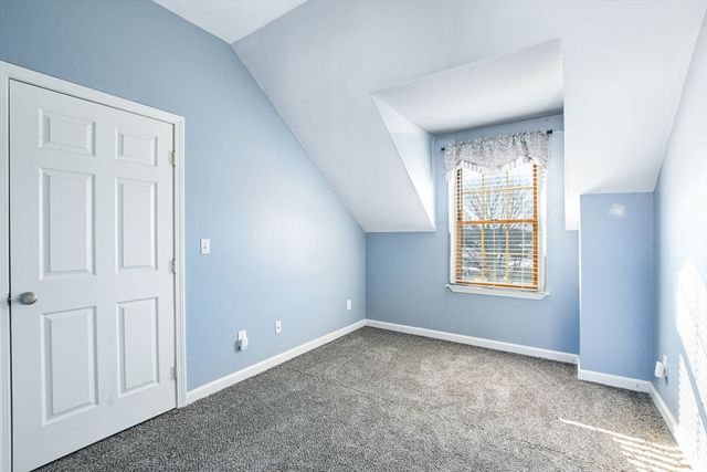 46 Lilac Ave, Somerset, MA 02726