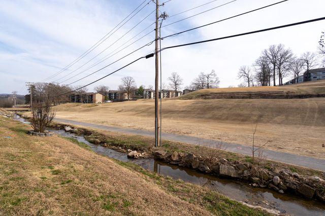 246 Turnberry Drive Apt 2, Branson, MO 65616