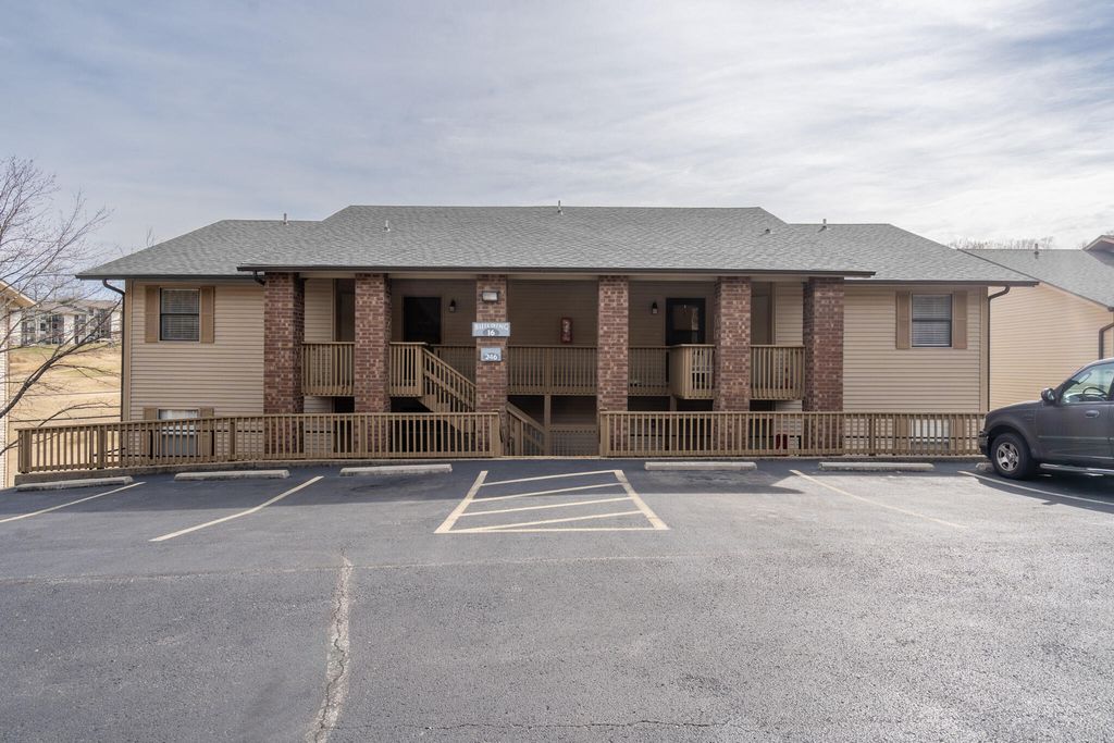 246 Turnberry Drive Apt 2, Branson, MO 65616