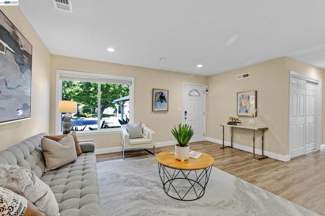 238 Arbor Valley Dr, San Jose, CA 95119