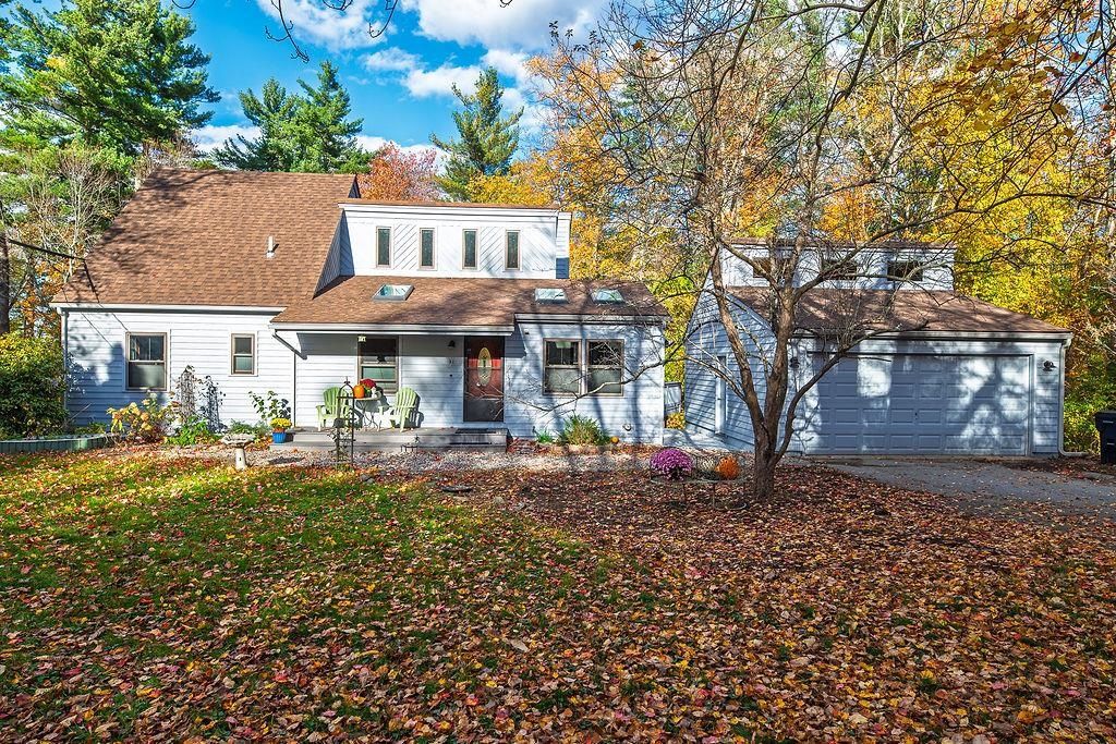 31 Pinewood Drive, Stratham, NH 03885