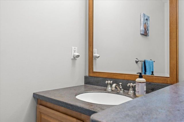 56 Barrett Lane, Williston, VT 05495