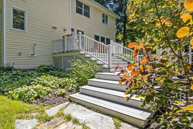 56 Barrett Lane, Williston, VT 05495