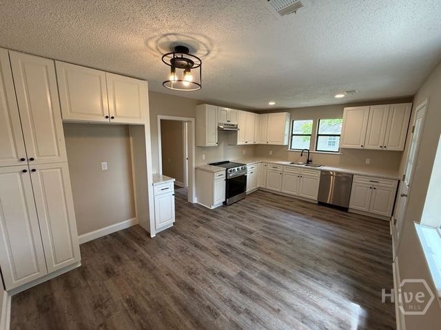 413 Emmit Street, Savannah, GA 31405