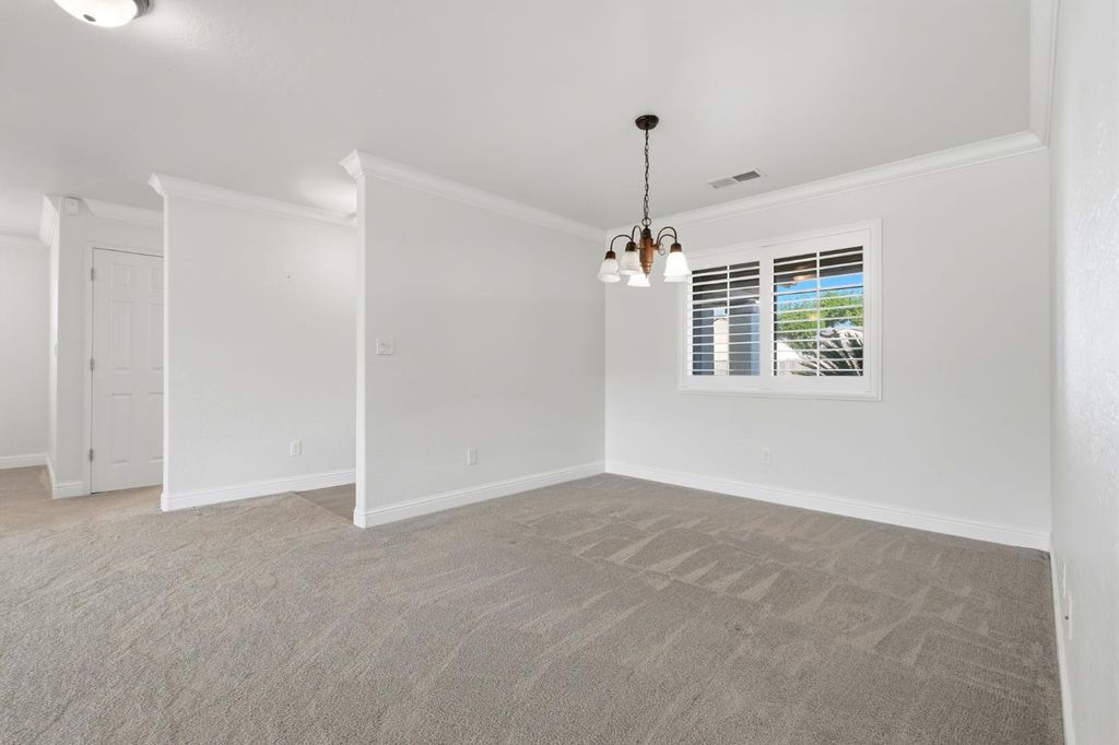 Image 17 of property listing at 2058 N Chateau Way, Hanford, CA 93230