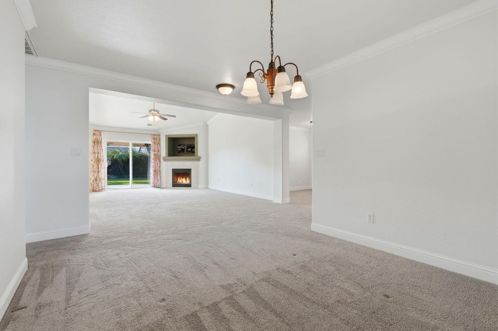 Image 18 of property listing at 2058 N Chateau Way, Hanford, CA 93230