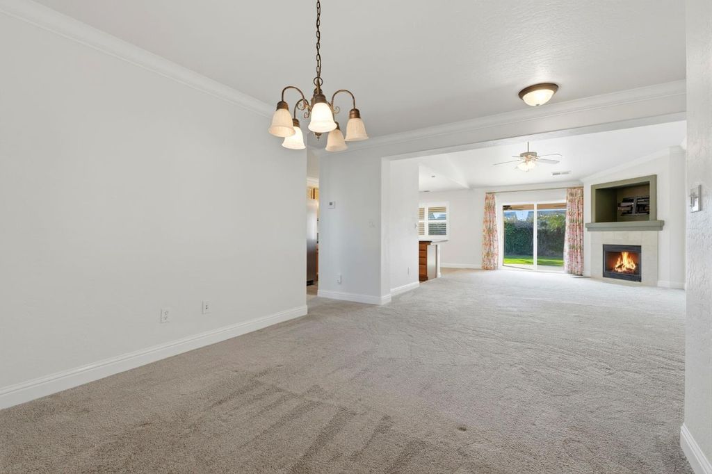 Image 19 of property listing at 2058 N Chateau Way, Hanford, CA 93230