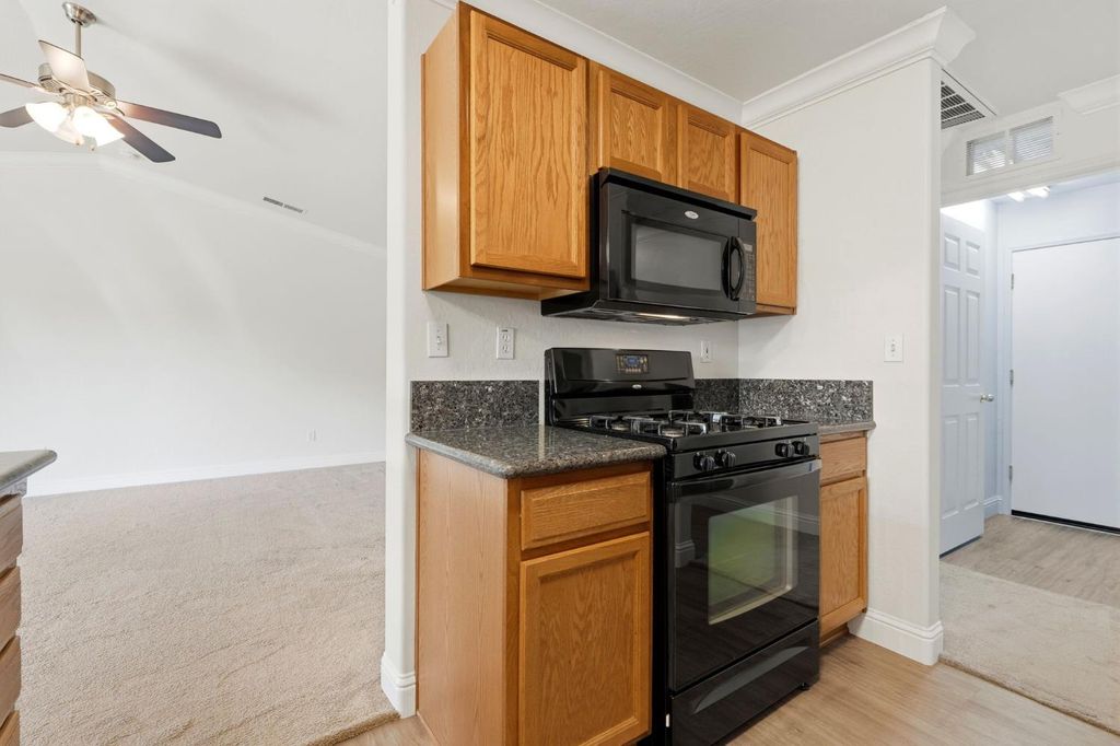 Image 25 of property listing at 2058 N Chateau Way, Hanford, CA 93230