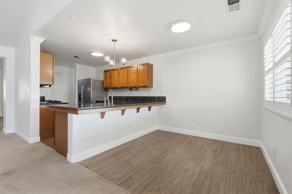 Image 27 of property listing at 2058 N Chateau Way, Hanford, CA 93230