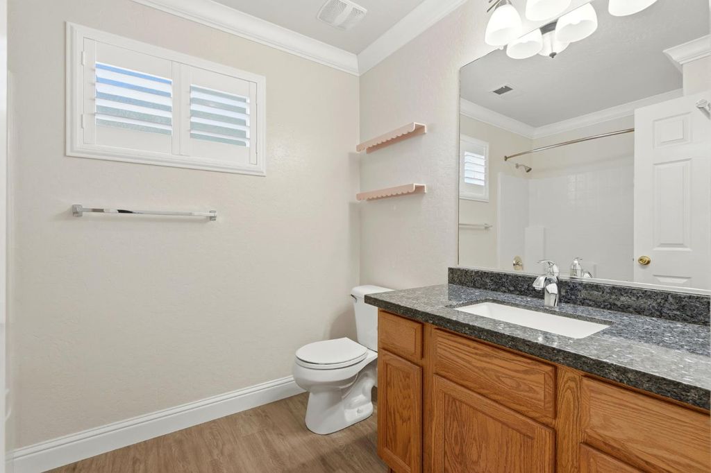 Image 31 of property listing at 2058 N Chateau Way, Hanford, CA 93230