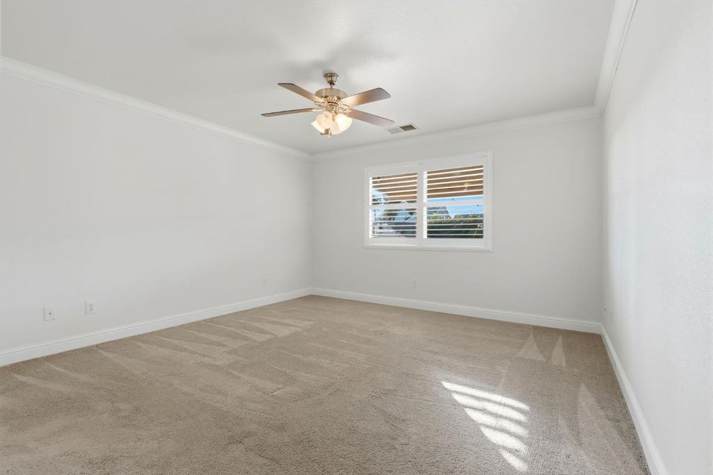 Image 37 of property listing at 2058 N Chateau Way, Hanford, CA 93230