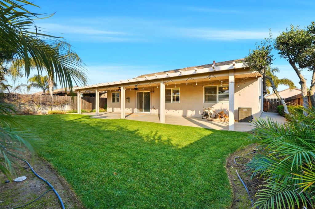 Image 47 of property listing at 2058 N Chateau Way, Hanford, CA 93230