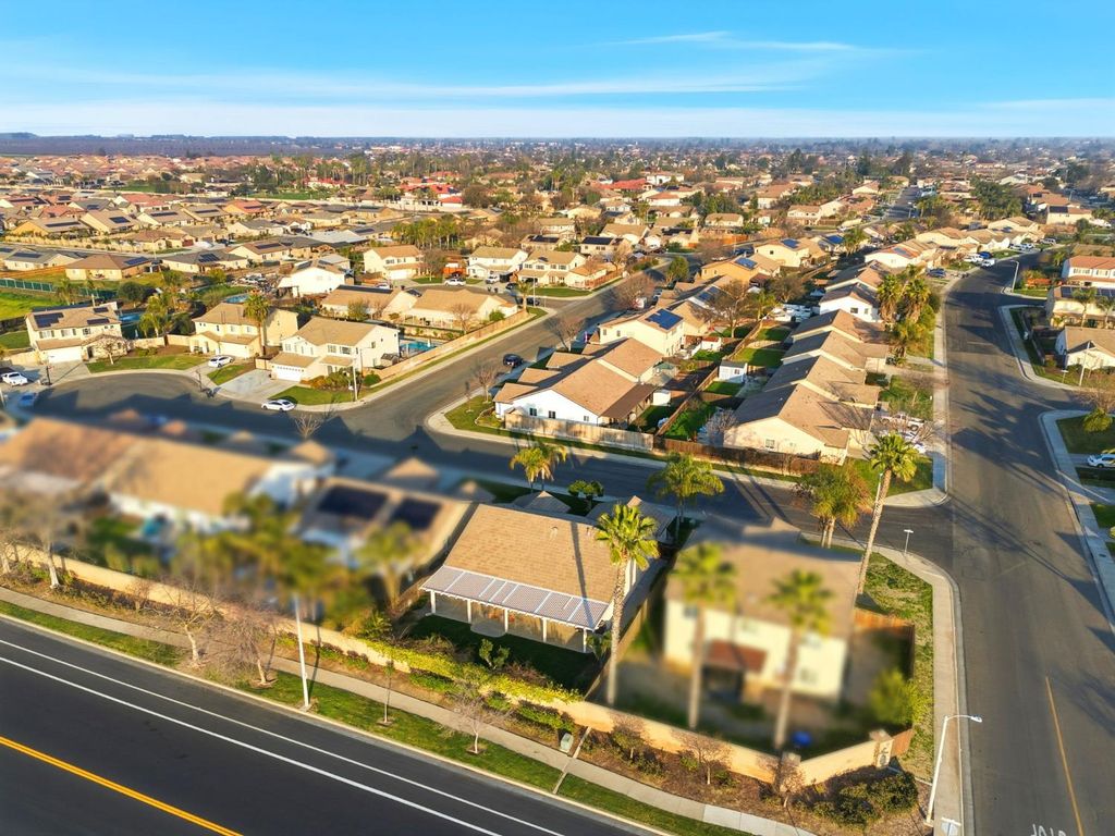 Image 52 of property listing at 2058 N Chateau Way, Hanford, CA 93230