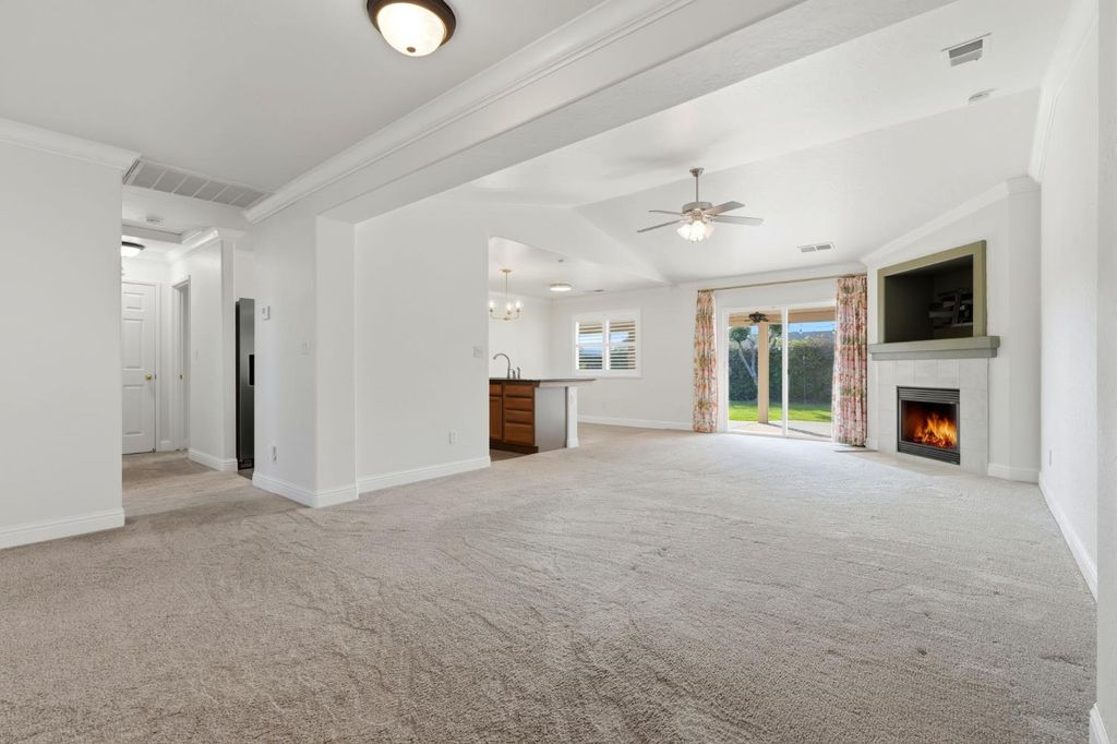 Image 8 of property listing at 2058 N Chateau Way, Hanford, CA 93230