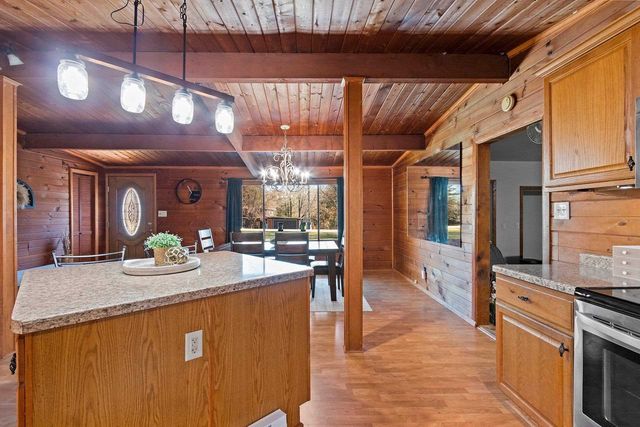 3263 UPHILL DRIVE, Green Bay, WI 54313