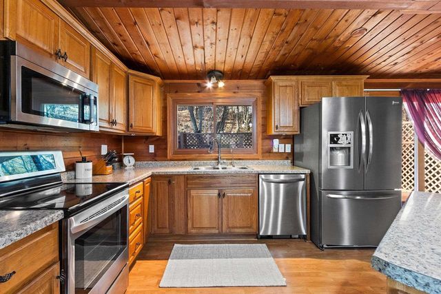 3263 UPHILL DRIVE, Green Bay, WI 54313