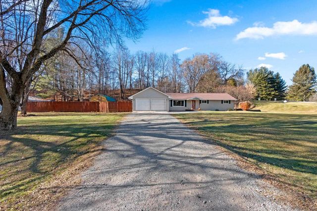 3263 UPHILL DRIVE, Green Bay, WI 54313