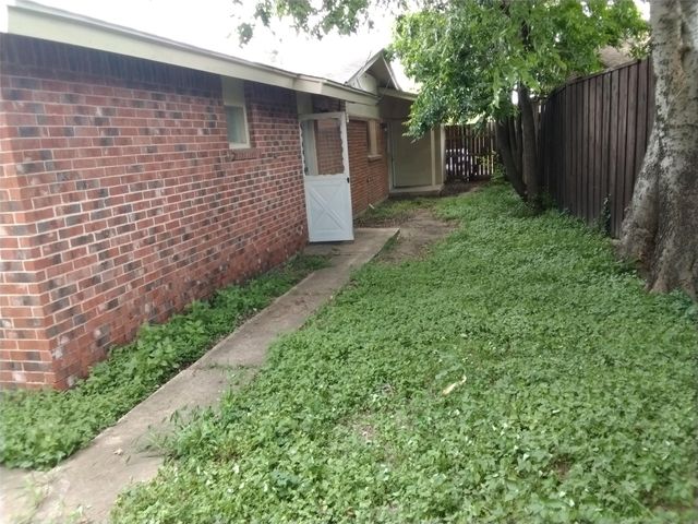 423 Columbia Circle, Irving, TX 75062