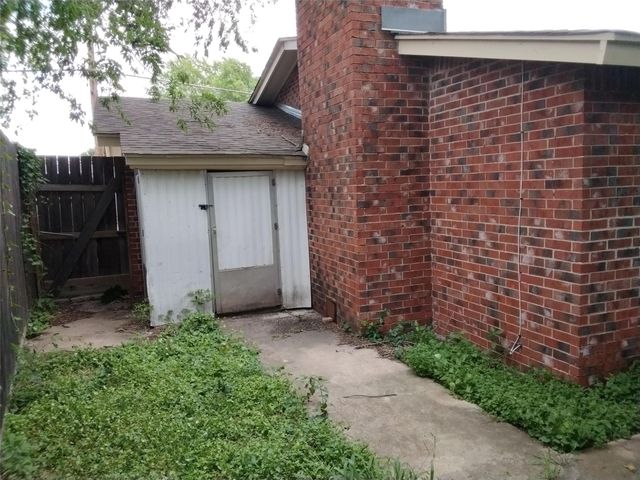 423 Columbia Circle, Irving, TX 75062