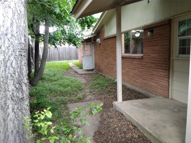 423 Columbia Circle, Irving, TX 75062