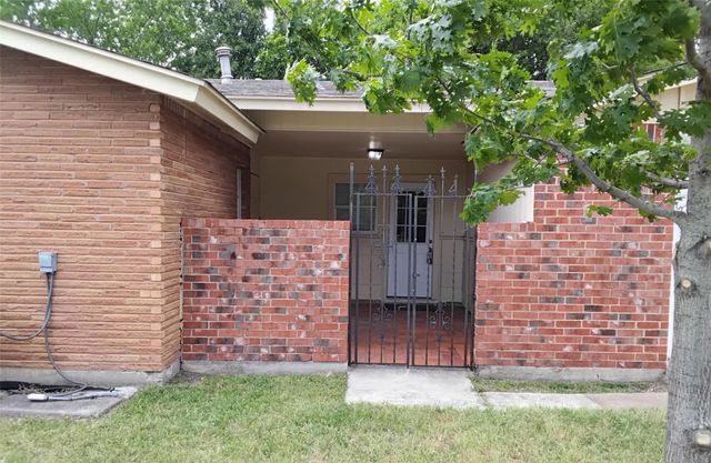 423 Columbia Circle, Irving, TX 75062