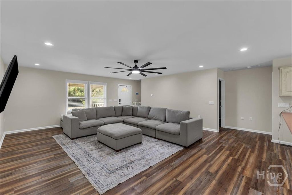 Image 9 of property listing at 300 Rice Hope Road, Port Wentworth, GA 31407