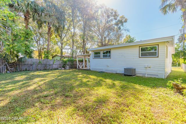 138 Kingston Avenue, Daytona Beach, FL 32114