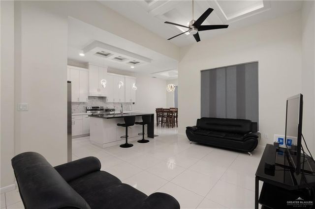 1410 E Encino Avenue, Pharr, TX 78577