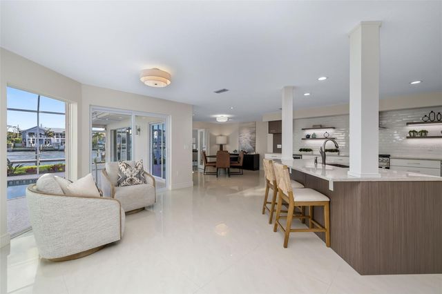 480 CLEVELAND DRIVE, Sarasota, FL 34236