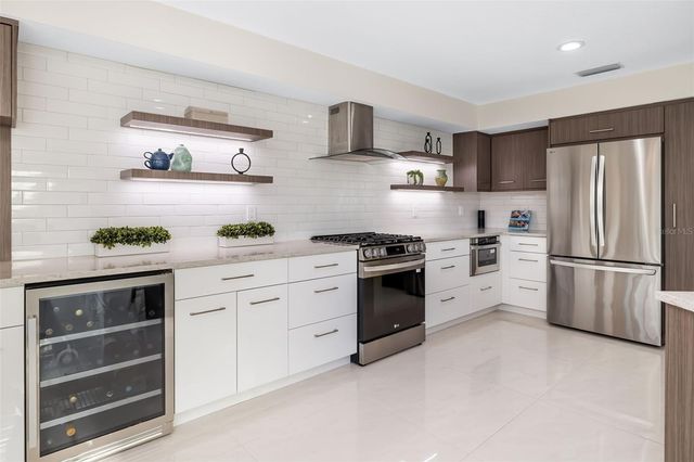 480 CLEVELAND DRIVE, Sarasota, FL 34236