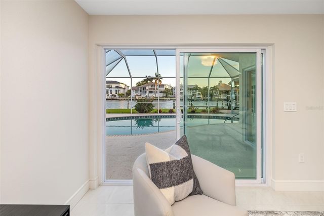 480 CLEVELAND DRIVE, Sarasota, FL 34236