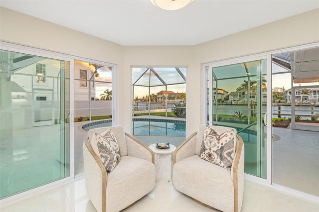 480 CLEVELAND DRIVE, Sarasota, FL 34236