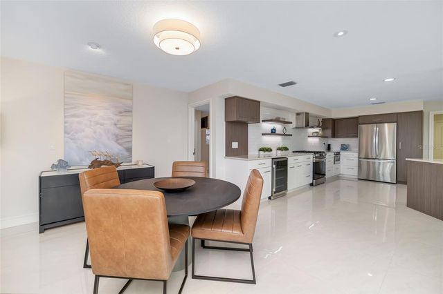 480 CLEVELAND DRIVE, Sarasota, FL 34236