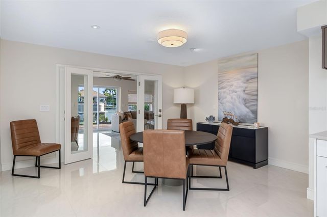 480 CLEVELAND DRIVE, Sarasota, FL 34236