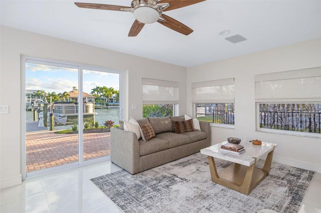 480 CLEVELAND DRIVE, Sarasota, FL 34236