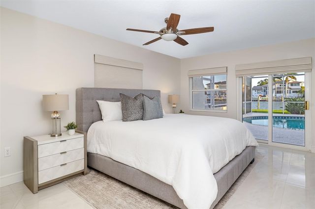 480 CLEVELAND DRIVE, Sarasota, FL 34236