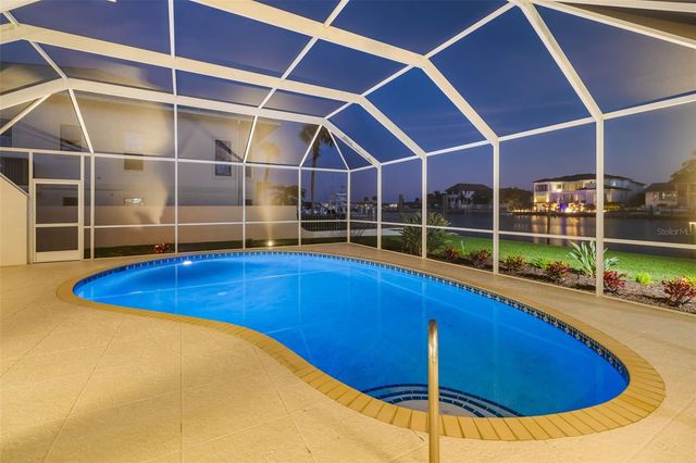 480 CLEVELAND DRIVE, Sarasota, FL 34236