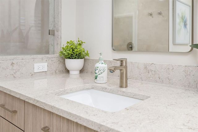 480 CLEVELAND DRIVE, Sarasota, FL 34236