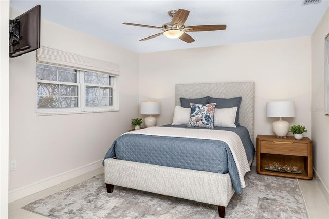 480 CLEVELAND DRIVE, Sarasota, FL 34236